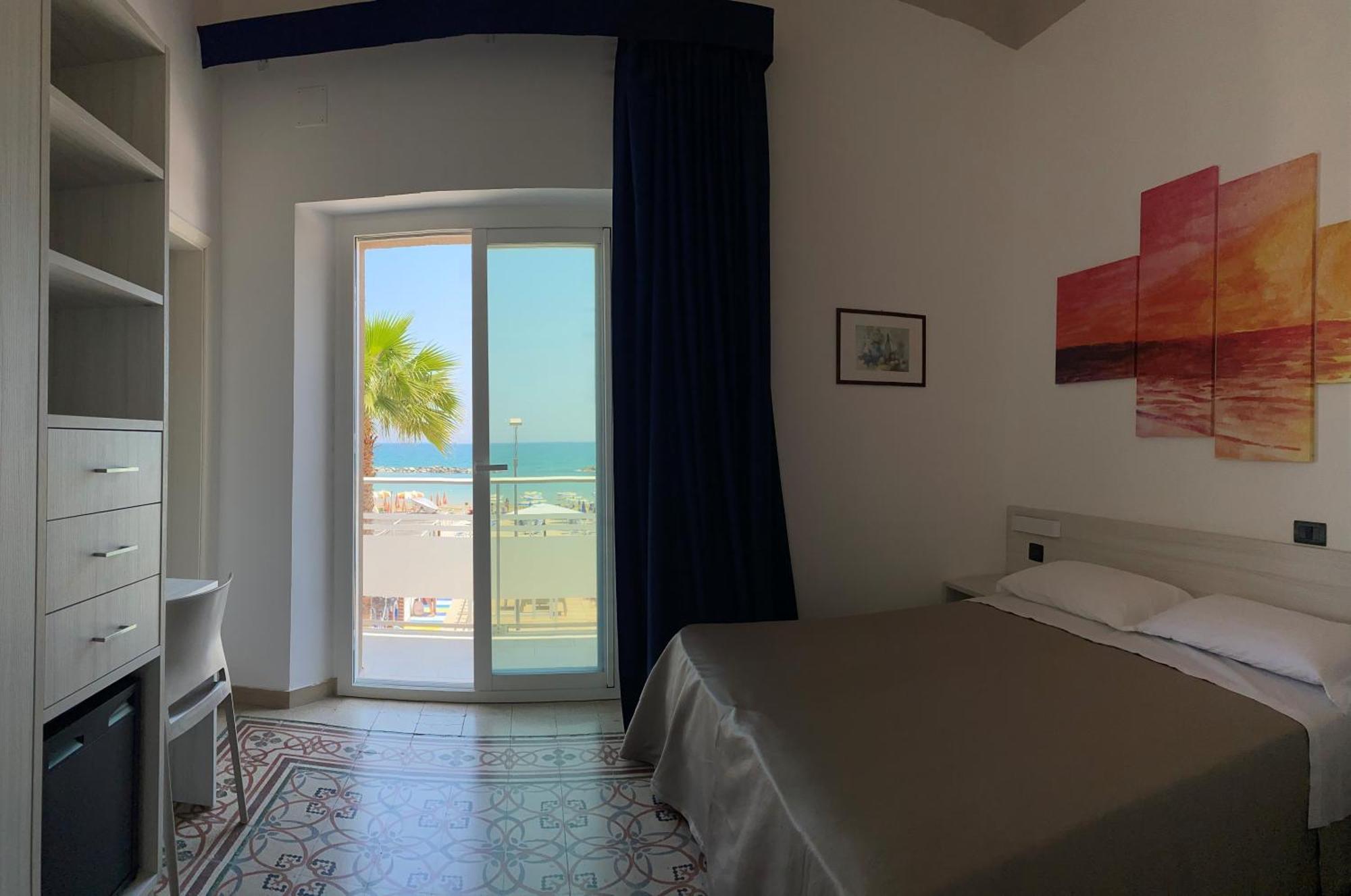 Hotel Ideal Cupra Marittima Exterior photo