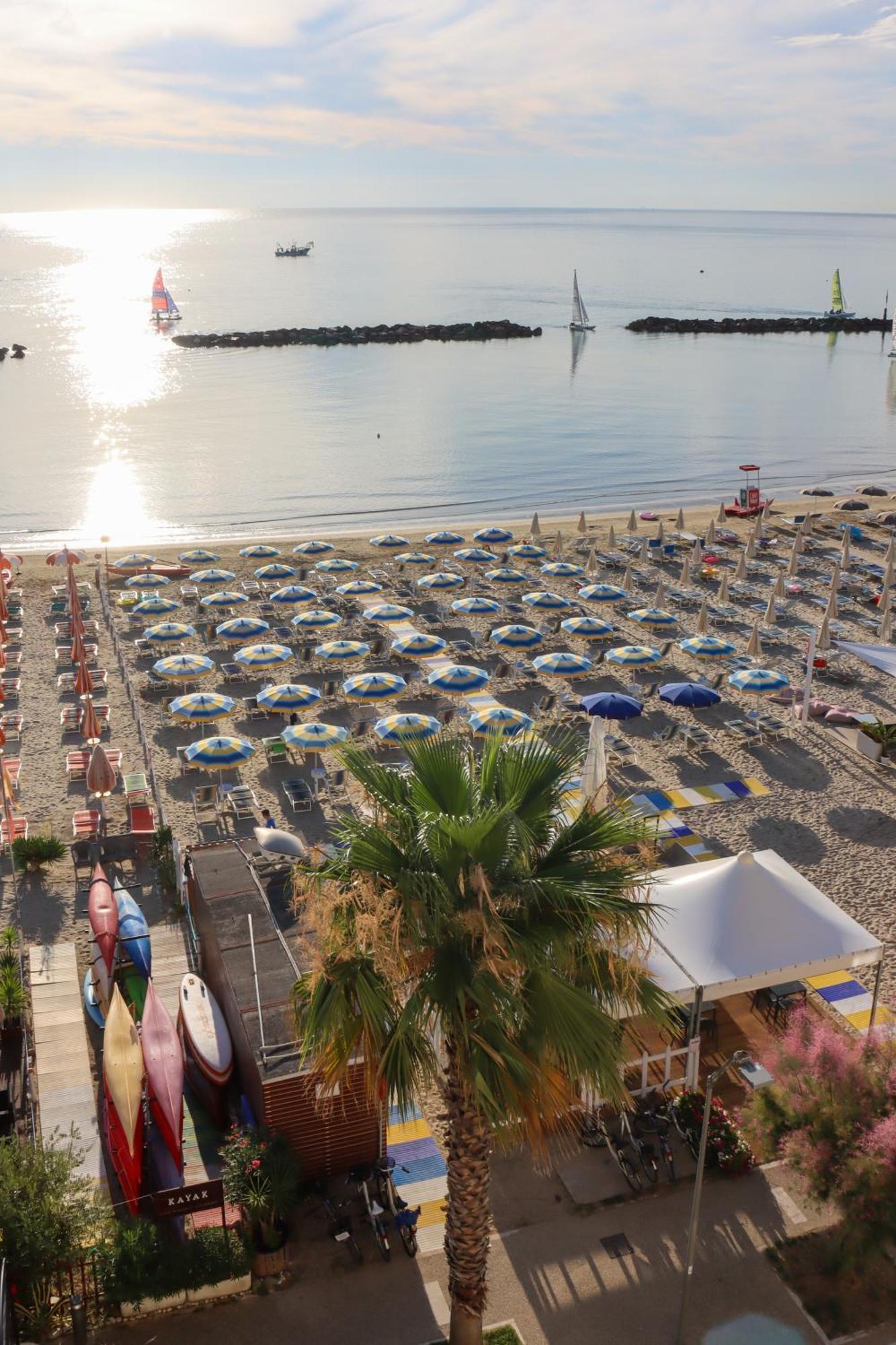 Hotel Ideal Cupra Marittima Exterior photo