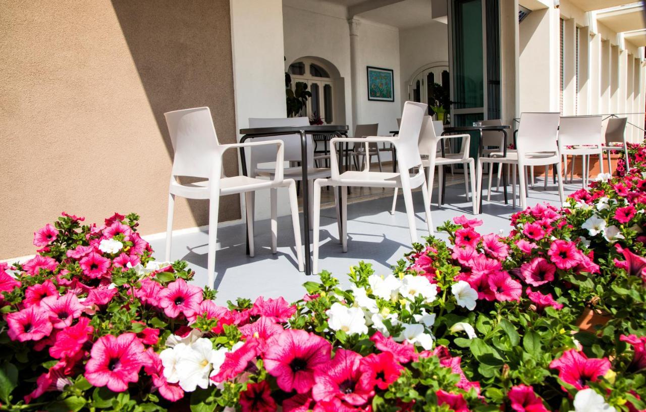 Hotel Ideal Cupra Marittima Exterior photo